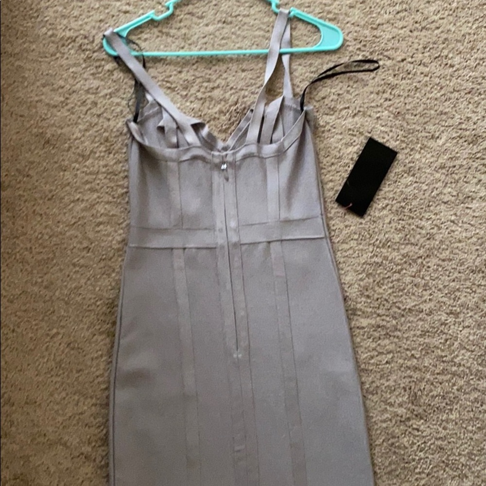 Dress - Picture 3 of 4